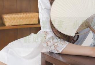 紧急企划 – 女仆图集又来，小恩今天能不能更乖一点？