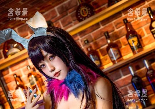 分享芊川一笑MNK的丝袜写真，时不时让我暂停脑子思考