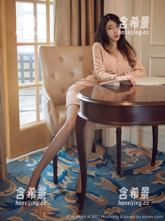 花漾show - 这才是牛仔裤的真实感！Cris_卓娅祺的高清美图看得人直流口水。