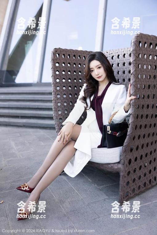 语画界 - 谁说美脚只在隧道尽头，李丽莎的高清图集随时带给你冲击！