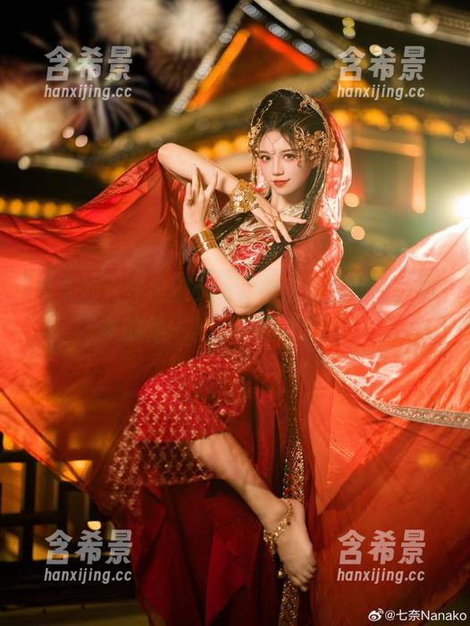 看贰加六穿校服cos，不仅仅是照片，更多的是一群人的青春回忆。