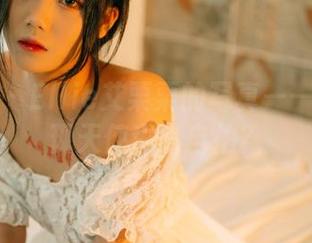 轰趴猫 – Ellie艾栗栗的写真——意外发现天使也爱自拍？