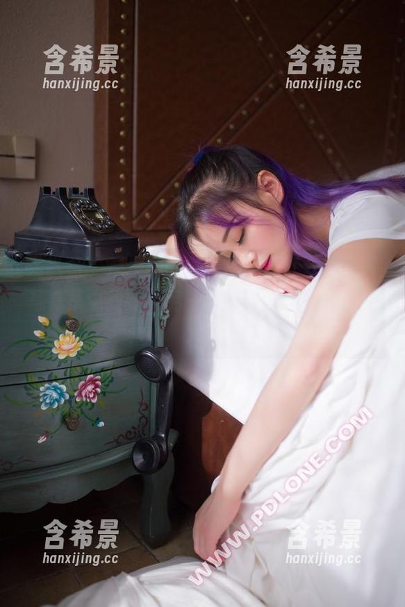轰趴猫 - 现实中的苏小暖，却让我在黑丝写真集中找到了另一种不同的她，分享给大家