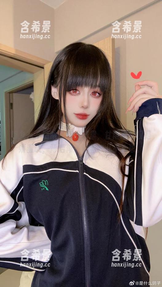 阿九从不咕咕最新图册里，甘雨不仅仅是娇羞哦，背后似乎藏着点儿小心思。