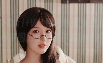 Ctrl+C+Ctrl+V：阿包也是兔娘的美图，新春贺图为何只惹得龙妹吃瓜？