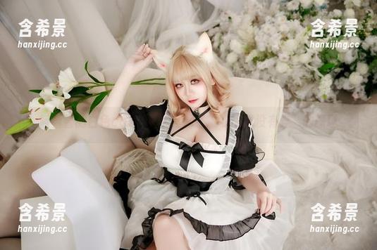 阿雪雪的白色cos，完美诠释了“衣服像没有穿”的原理