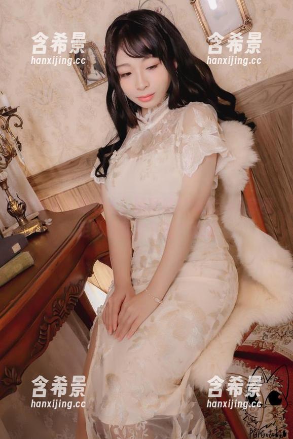 谁需要圣诞老人，陌陌咕咕咕的cos套图足以让我过节拍个大腿