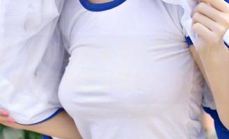 青豆客 – 姐姐的面孔与琪琪qlql的镜头：原图带你进入图册的万花筒