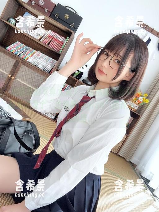 加藤惠的写真太美了，仿佛能把我醉翻，结果还是个“魔物喵nigisa”的作品，何必纠结。