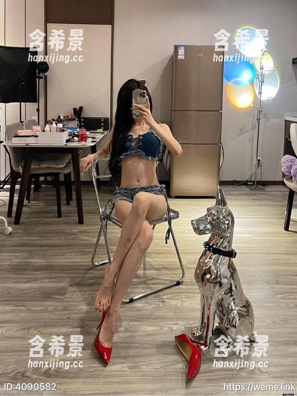 微密圈 - “美腿玉足”，没错，就是黎允熙baby的作品，下载还不赶紧吗